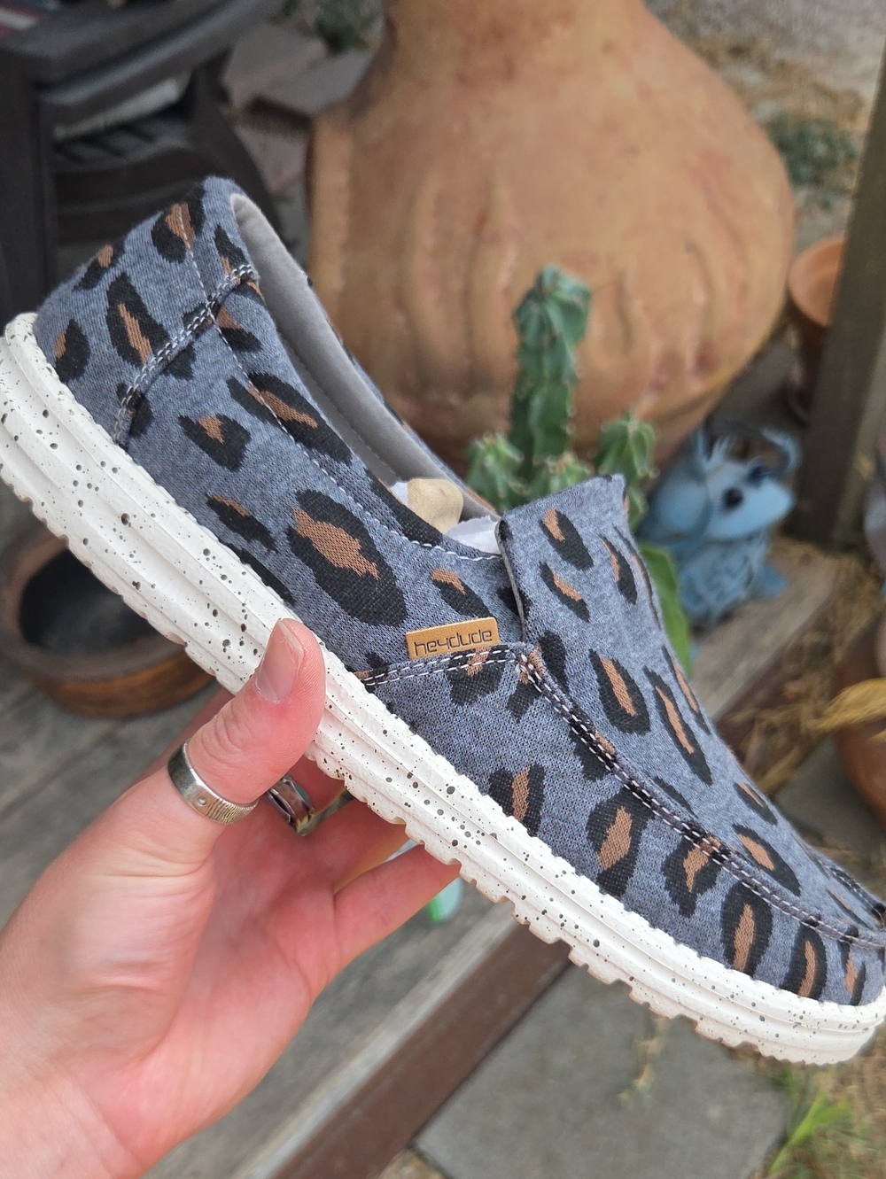 Hey Dude Misty Woven Women's Loafer Slip-on Shoes Size 11 in Charcoal Cheetah - Picture 2 of 10